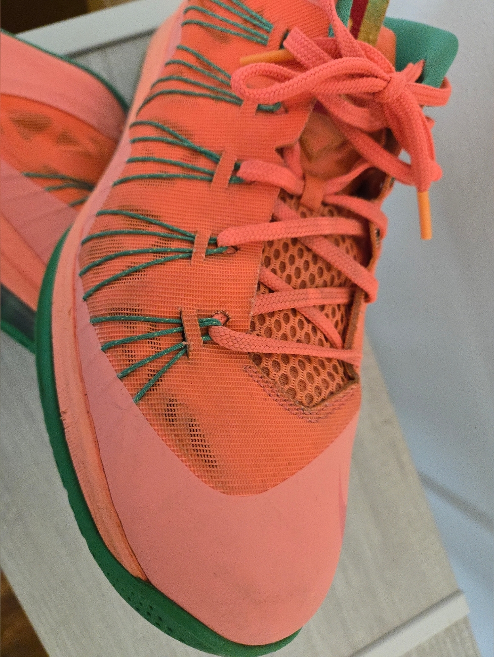Nike Air Max LeBron 10 Low Watermelon 2013  579765-801 Mens 13 - Picture 7 of 8
